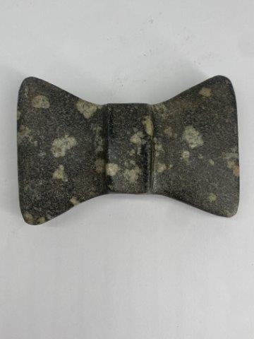 BANNERSTONE  INDIAN ARTIFACT ARROWHEAD (1 of 4)