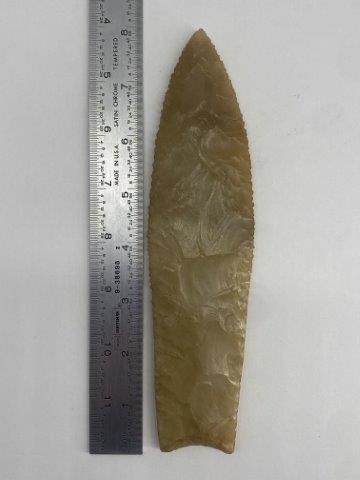 PLAINVIEW  INDIAN ARTIFACT ARROWHEAD (1 of 4)