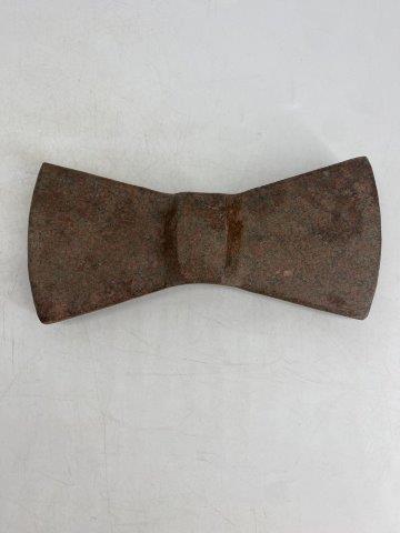 BOWTIE BANNERSTONE  INDIAN ARTIFACT ARROWHEAD (1 of 4)