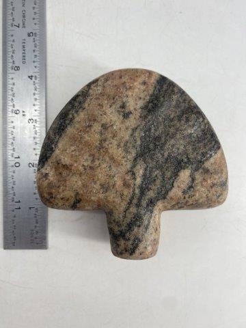 BANNERSTONE  INDIAN ARTIFACT ARROWHEAD (1 of 5)