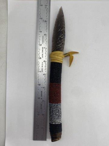 BEADED KNIFE   INDIAN ARTIFACT ARROWHEAD (1 of 4)