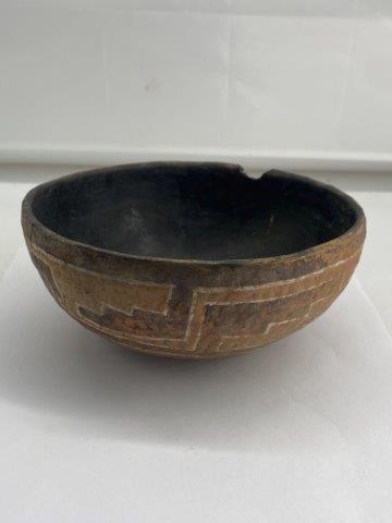 SOUTHWEST BOWL INDIAN ARTIFACT ARROWHEAD: THIS ARTIFACT IS 3 INCHES TALL BY 6&1/2 INCHES WIDE. IT IS FROM NEW MEXICO. IT IS BROKEN & GLUED. KEY WORDS: NATIVE AMERICAN INDIAN ARTIFACT ARTIFACTS ARROWHEAD ARROWHEADS MISSISSIPPIAN QUAPAW CADDO P