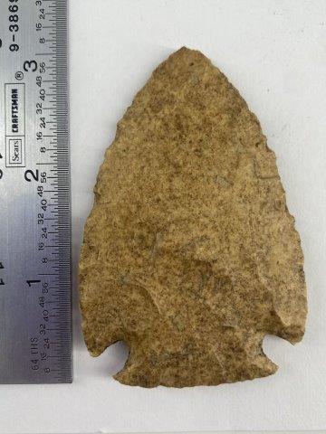 Snyders Indian Artifact Arrowhead: This is 3&1/8 inches long. Each & every piece in this auction comes from the late Richard Lienau collection from Lebanon, Illinois. KEY WORDS: NATIVE AMERICAN INDIAN ARTIFACT ARTIFACTS ARROWHEAD ARROW
