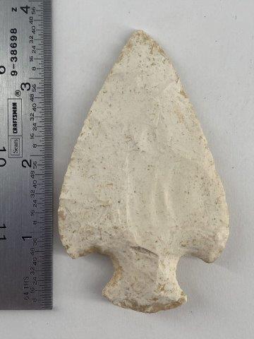 Snyders Indian Artifact Arrowhead: This is 3&3/4 inches long. Each & every piece in this auction comes from the late Richard Lienau collection from Lebanon, Illinois. KEY WORDS: NATIVE AMERICAN INDIAN ARTIFACT ARTIFACTS ARROWHEAD ARROW