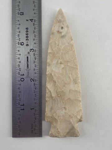 Hardin Indian Artifact Arrowhead: This is 4&1/4 inches long. Each & every piece in this auction comes from the late Richard Lienau collection from Lebanon, Illinois. KEY WORDS: NATIVE AMERICAN INDIAN ARTIFACT ARTIFACTS ARROWHEAD ARROW