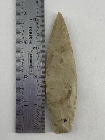 Agate Basin Indian Artifact Arrowhead: This is 4&1/4 inches long. Each & every piece in this auction comes from the late Richard Lienau collection from Lebanon, Illinois. KEY WORDS: NATIVE AMERICAN INDIAN ARTIFACT ARTIFACTS ARROWHEAD ARROW