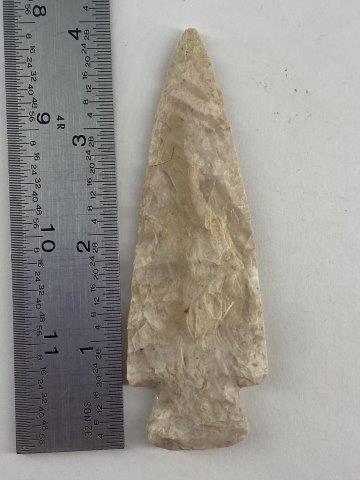 Hardin Indian Artifact Arrowhead: This is 4 inches long. Each & every piece in this auction comes from the late Richard Lienau collection from Lebanon, Illinois. KEY WORDS: NATIVE AMERICAN INDIAN ARTIFACT ARTIFACTS ARROWHEAD ARROWHEAD
