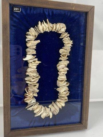 Shell Bead Necklace          Indian Artifact Arrowhead (1 of 3)