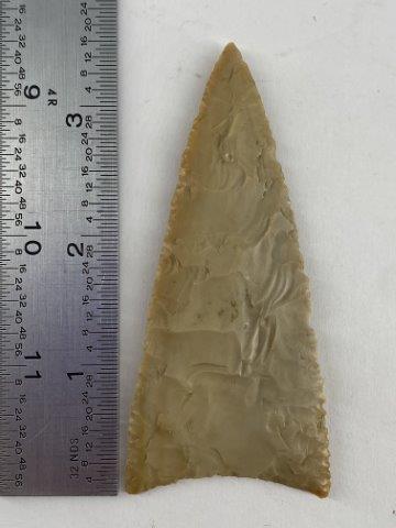 Texas Point Indian Artifact Arrowhead: This is 3&5/8 inches long. Each & every piece in this auction comes from the late Richard Lienau collection from Lebanon, Illinois. KEY WORDS: NATIVE AMERICAN INDIAN ARTIFACT ARTIFACTS ARROWHEAD ARROW