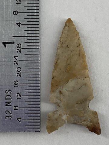 Arrow Point Indian Artifact Arrowhead: This is 1&1/4 inches long. Each & every piece in this auction comes from the late Richard Lienau collection from Lebanon, Illinois. KEY WORDS: NATIVE AMERICAN INDIAN ARTIFACT ARTIFACTS ARROWHEAD ARROW