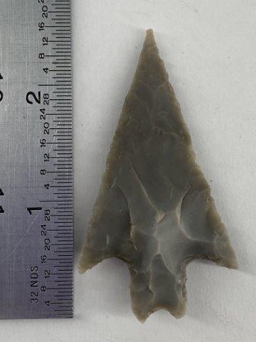 Texas Point Indian Artifact Arrowhead: This is 2&1/2 inches long. Each & every piece in this auction comes from the late Richard Lienau collection from Lebanon, Illinois. KEY WORDS: NATIVE AMERICAN INDIAN ARTIFACT ARTIFACTS ARROWHEAD ARROW