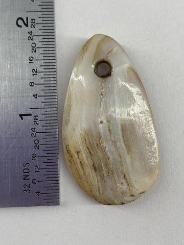 Shell Pendant            Indian Artifact Arrowhead (1 of 4)