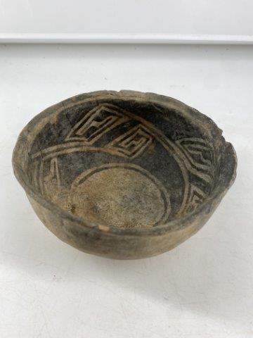 Southwest Pottery      Indian Artifact Arrowhead (1 of 1)