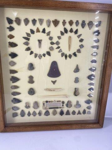 110 Artifacts          Indian Artifact Arrowhead (1 of 6)