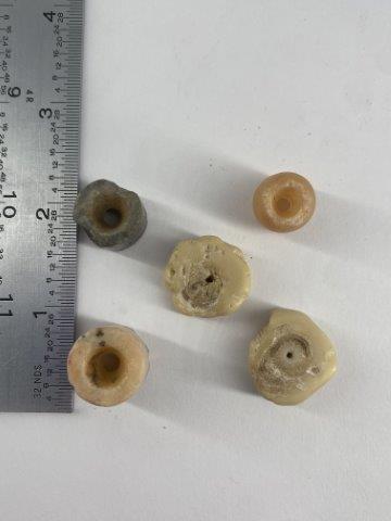 5 Beads          Indian Artifact Arrowhead (1 of 4)