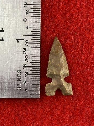 Cahokia Indian Artifact Arrowhead: This is 1 inches long. It is from Illinois. KEY WORDS: NATIVE AMERICAN INDIAN ARTIFACT ARTIFACTS ARROWHEAD ARROWHEADS MISSISSIPPIAN QUAPAW CADDO POTTERY COINS