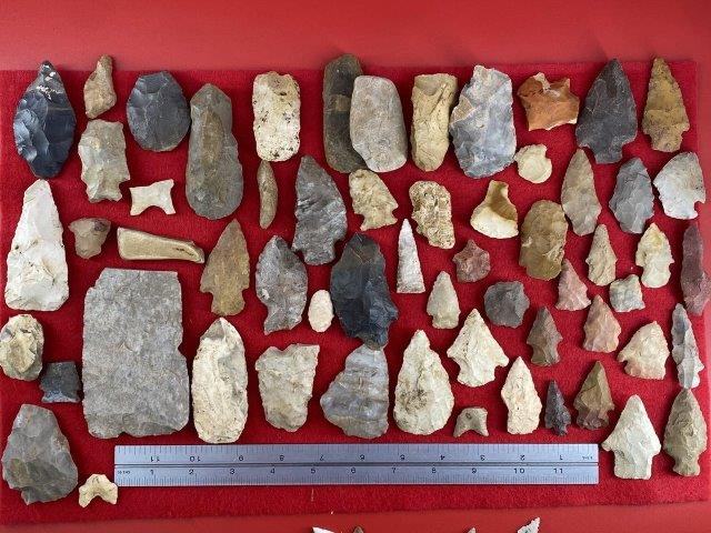 Large Group of Very Nice Arrowheads & tools from Richard Lienau Collection (1 of 1)