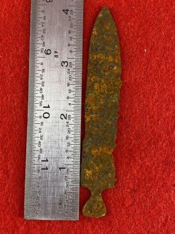 Metal Trade Point     Indian Artifact Arrowhead (1 of 3)