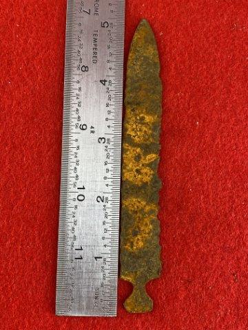 Metal Trade Point     Indian Artifact Arrowhead (1 of 3)