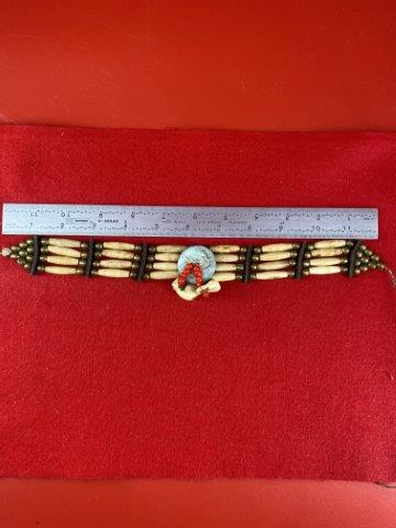 Bone Choker Indian Artifact Arrowhead: KEY WORDS: NATIVE AMERICAN INDIAN ARTIFACT ARTIFACTS ARROWHEAD ARROWHEADS MISSISSIPPIAN QUAPAW CADDO POTTERY COINS
