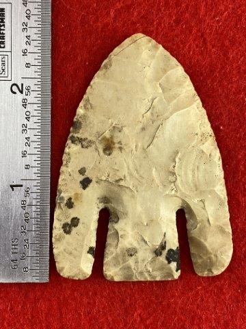 Calf Creek Indian Artifact Arrowhead: This is 2&1/2 inches long. It is from Missouri. KEY WORDS: NATIVE AMERICAN INDIAN ARTIFACT ARTIFACTS ARROWHEAD ARROWHEADS MISSISSIPPIAN QUAPAW CADDO POTTERY COINS