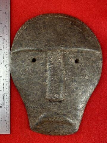 Large Stone Mask     Indian Artifact Arrowhead (1 of 8)