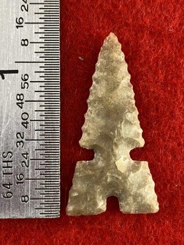 Cahokia Indian Artifact Arrowhead: This is 1&1/4 inches long. It is from Illinois. KEY WORDS: NATIVE AMERICAN INDIAN ARTIFACT ARTIFACTS ARROWHEAD ARROWHEADS MISSISSIPPIAN QUAPAW CADDO POTTERY COINS
