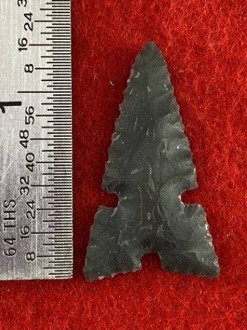 Cahokia Indian Artifact Arrowhead: This is 1&1/4 inches long. It is from Illinois. KEY WORDS: NATIVE AMERICAN INDIAN ARTIFACT ARTIFACTS ARROWHEAD ARROWHEADS MISSISSIPPIAN QUAPAW CADDO POTTERY COINS