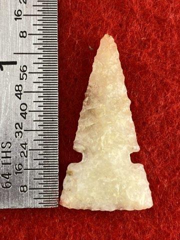 Cahokia Indian Artifact Arrowhead: This is 1&1/8 inches long. It is from Illinois. KEY WORDS: NATIVE AMERICAN INDIAN ARTIFACT ARTIFACTS ARROWHEAD ARROWHEADS MISSISSIPPIAN QUAPAW CADDO POTTERY COINS