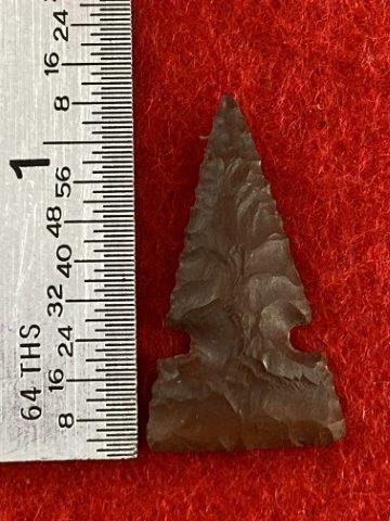 Cahokia Indian Artifact Arrowhead: This is 1&1/4 inches long. It is from Illinois. KEY WORDS: NATIVE AMERICAN INDIAN ARTIFACT ARTIFACTS ARROWHEAD ARROWHEADS MISSISSIPPIAN QUAPAW CADDO POTTERY COINS
