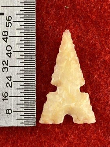 Cahokia Indian Artifact Arrowhead: This is 3/4 inches long. It is from Illinois. KEY WORDS: NATIVE AMERICAN INDIAN ARTIFACT ARTIFACTS ARROWHEAD ARROWHEADS MISSISSIPPIAN QUAPAW CADDO POTTERY COINS