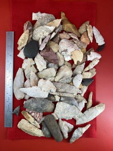 Large Group of Arrowheads    Indian Artifact Arrowhead (1 of 1)