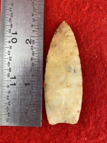 Agate Basin Indian Artifact Arrowhead: This is 2&3/8 inches long. It is from Missouri. KEY WORDS: NATIVE AMERICAN INDIAN ARTIFACT ARTIFACTS ARROWHEAD ARROWHEADS MISSISSIPPIAN QUAPAW CADDO POTTERY COINS