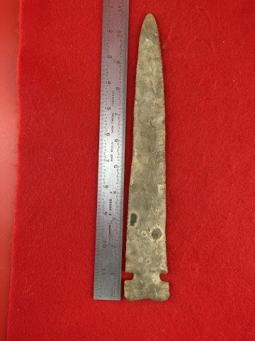 Grey Ghost     Indian Artifact Arrowhead (1 of 3)