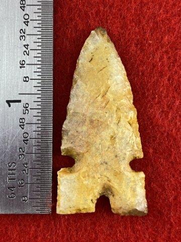 Cahokia Indian Artifact Arrowhead: It is 1&1/2 inches long. This artifact is from a Northern Illinois Collection. KEY WORDS: NATIVE AMERICAN INDIAN ARTIFACT ARTIFACTS ARROWHEAD ARROWHEADS MISSISSIPPIAN QUAPAW CADDO POTTERY COINS