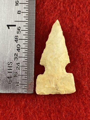 Cahokia Indian Artifact Arrowhead: It is 1&1/4 inches long. This artifact is from a Northern Illinois Collection. KEY WORDS: NATIVE AMERICAN INDIAN ARTIFACT ARTIFACTS ARROWHEAD ARROWHEADS MISSISSIPPIAN QUAPAW CADDO POTTERY COINS