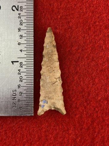 Arrow Point Indian Artifact Arrowhead: Please see picture for measurment. This artifact is from a Northern Illinois Collection. KEY WORDS: NATIVE AMERICAN INDIAN ARTIFACT ARTIFACTS ARROWHEAD ARROWHEADS MISSISSIPPIAN QUAPAW CADDO POTTERY CO