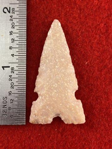 Cahokia Indian Artifact Arrowhead: Please see picture for measurment. This artifact is from a Northern Illinois Collection. KEY WORDS: NATIVE AMERICAN INDIAN ARTIFACT ARTIFACTS ARROWHEAD ARROWHEADS MISSISSIPPIAN QUAPAW CADDO POTTERY CO