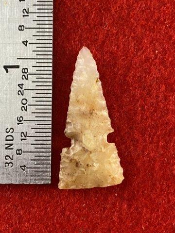 Cahokia Indian Artifact Arrowhead: Please see picture for measurment. This artifact is from a Northern Illinois Collection. KEY WORDS: NATIVE AMERICAN INDIAN ARTIFACT ARTIFACTS ARROWHEAD ARROWHEADS MISSISSIPPIAN QUAPAW CADDO POTTERY CO