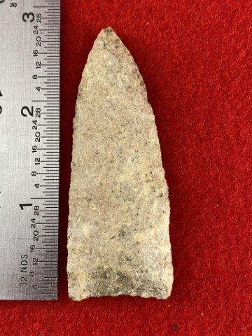 Plainview Indian Artifact Arrowhead: Please see picture for measurment. This artifact is from a Northern Illinois Collection. KEY WORDS: NATIVE AMERICAN INDIAN ARTIFACT ARTIFACTS ARROWHEAD ARROWHEADS MISSISSIPPIAN QUAPAW CADDO POTTERY CO