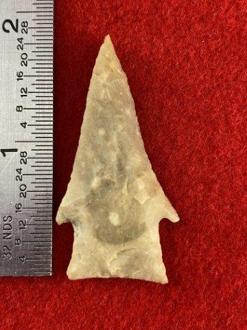 Hardin Indian Artifact Arrowhead: Please see picture for measurment. This artifact is from a Northern Illinois Collection. KEY WORDS: NATIVE AMERICAN INDIAN ARTIFACT ARTIFACTS ARROWHEAD ARROWHEADS MISSISSIPPIAN QUAPAW CADDO POTTERY CO