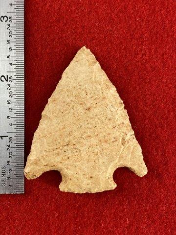 Snyders Indian Artifact Arrowhead: Please see picture for measurment. This artifact is from a Northern Illinois Collection. KEY WORDS: NATIVE AMERICAN INDIAN ARTIFACT ARTIFACTS ARROWHEAD ARROWHEADS MISSISSIPPIAN QUAPAW CADDO POTTERY CO