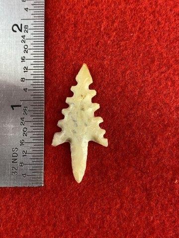 Texas Point Indian Artifact Arrowhead: Please see picture for measurment. This artifact is from a Northern Illinois Collection. KEY WORDS: NATIVE AMERICAN INDIAN ARTIFACT ARTIFACTS ARROWHEAD ARROWHEADS MISSISSIPPIAN QUAPAW CADDO POTTERY CO
