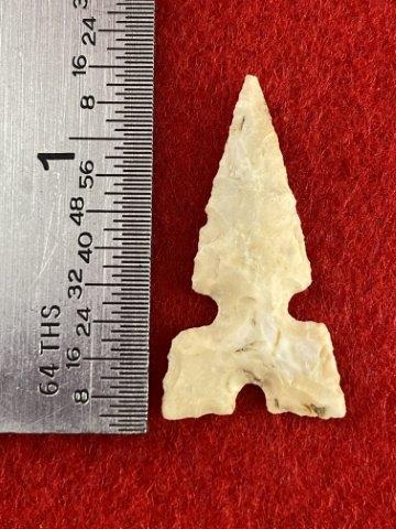 Very Fine Arrow Point      Indian Artifact Arrowhead (1 of 1)