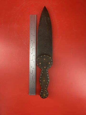 Indian Dagger      Indian Artifact Arrowhead (1 of 7)