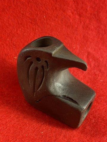 Bird Effigy Pipe      Indian Artifact Arrowhead (1 of 7)