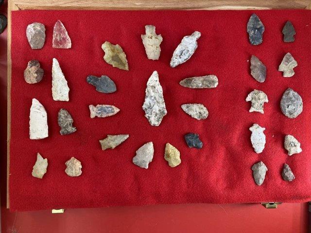 30 Very Nice Arrow Points     Indian Artifact Arrowhead (1 of 1)