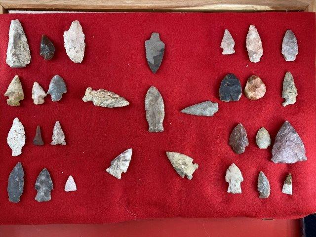 30 Very Nice Arrow Points     Indian Artifact Arrowhead (1 of 1)