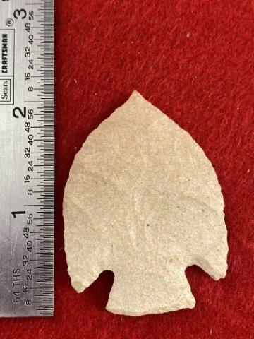 Smith Indian Artifact Arrowhead: Please see picture for measurment. These artifacts are from multiple collections from around the United States. KEY WORDS: NATIVE AMERICAN INDIAN ARTIFACT ARTIFACTS ARROWHEAD ARROWHEADS MISSISSIPPIAN 