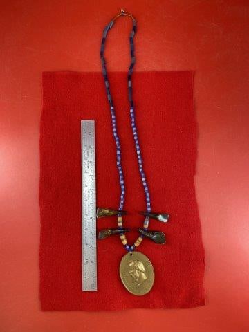 President Hayes Peace Medal     Indian Artifact Arrowhead (1 of 1)